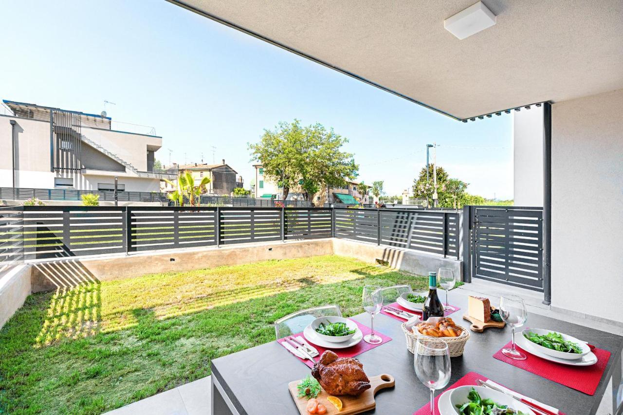 Una Terrazza Sul Lago A2 Con Piscina By Wonderful Italy Διαμέρισμα Πεσκιέρα ντελ Γκάρντα Εξωτερικό φωτογραφία